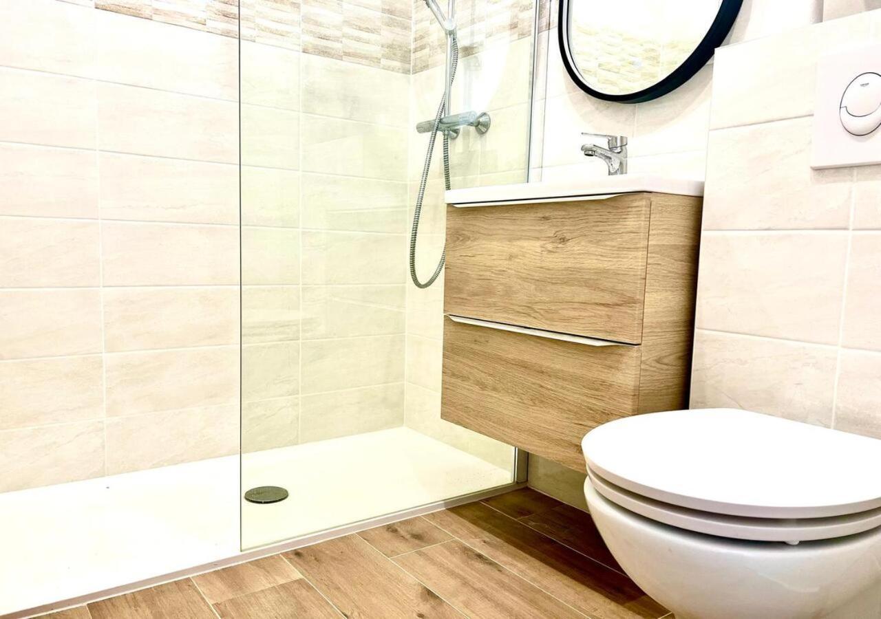Studio Eclat Marine 3 Etoiles - Vue Mer - Parking-Clim-Plage A 20 Metres - Capitalchic Services Saint-Aygulf Fréjus Exterior photo